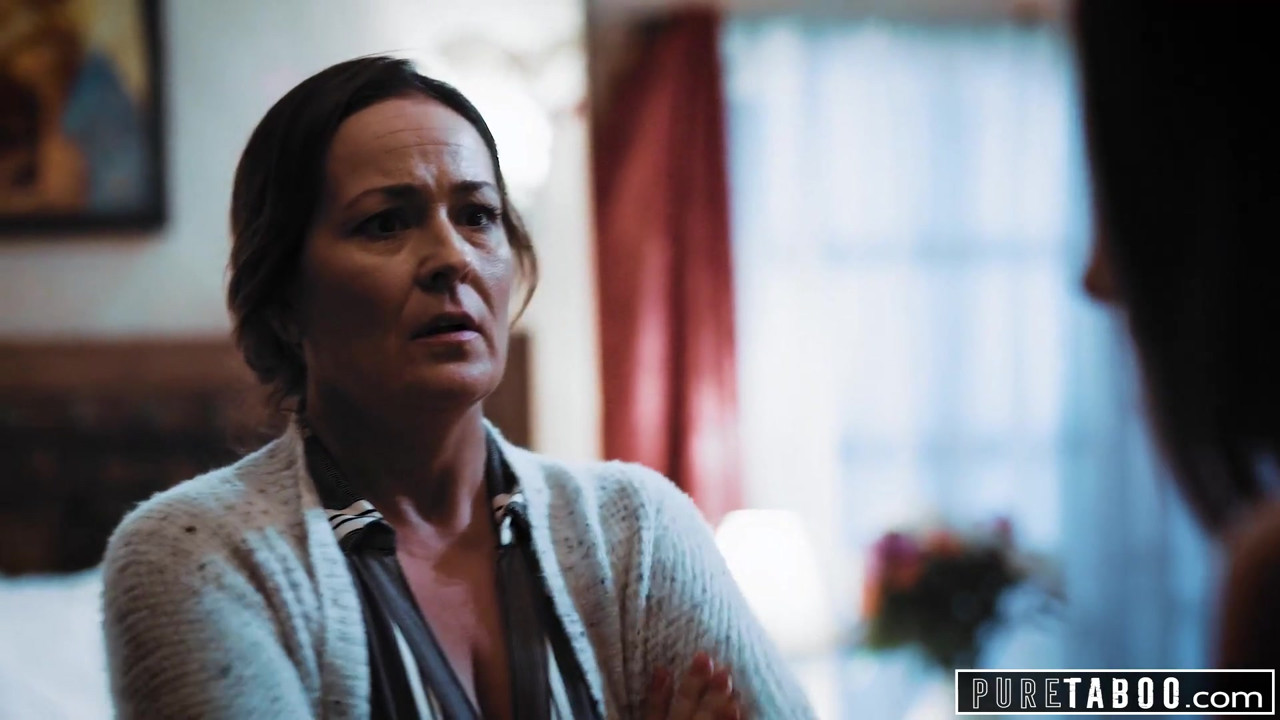 継母と継父と捕まる純粋なタブー、カイラー・クインが参加