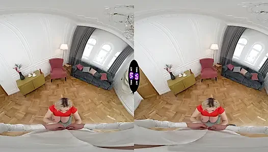 Molly Cute yapay penisi gerçek yarakla karşılaştırıyor ve sonra döl istiyor - teenmegaworld