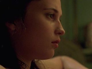 Alicia vikander - một mối tình hoàng gia (2012)