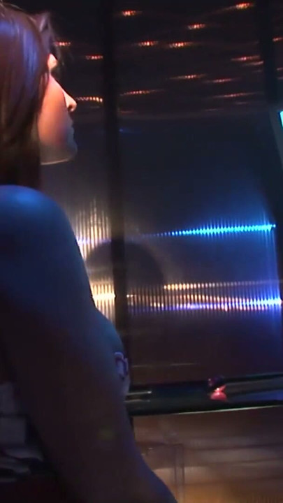 Brunette Milf mit Mega titten wird vom Magier verfuehrt | Clip 1
