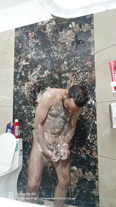 인도 경찰 부친의 배다른 아들 따먹기