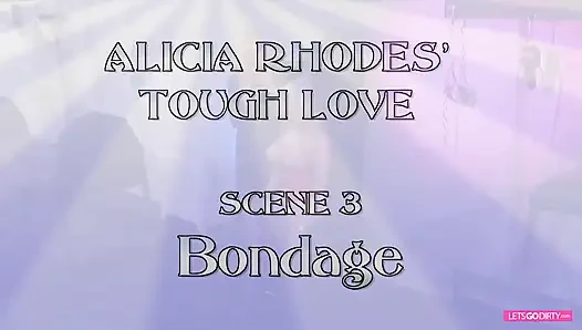 İki bayan kölelerini sikmek için kullanıyor