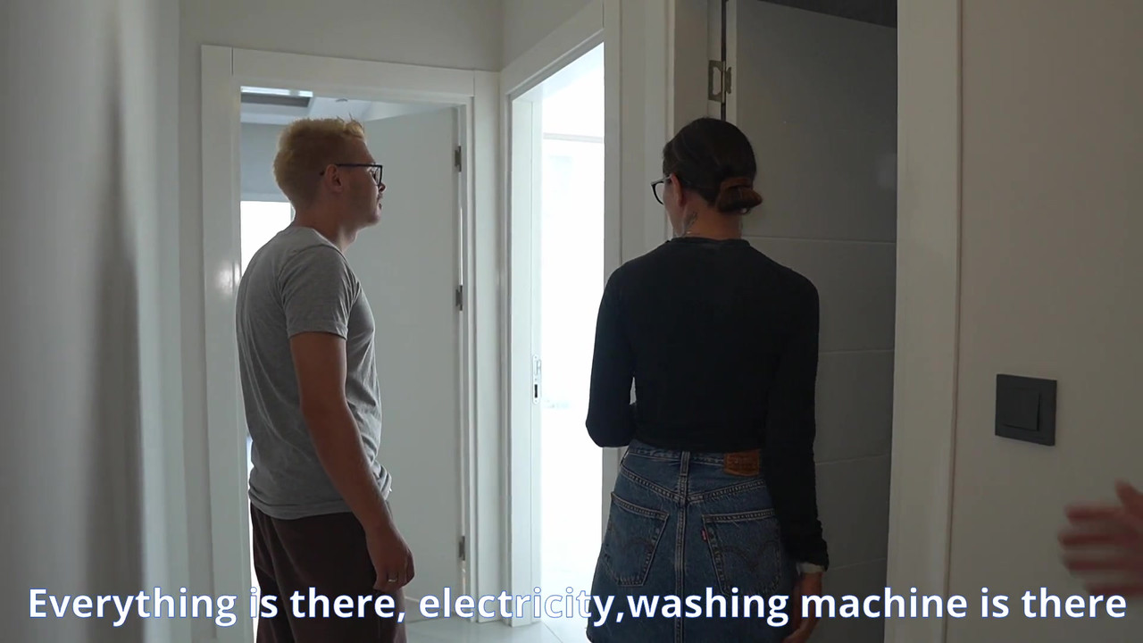 戴绿帽子的丈夫看着他的妻子从后面被操！