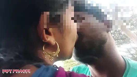 Desi Goan ki bhabhi din ko chupke aayi jungle me chudne, Desi village bhabhi fuck in jungle at evening