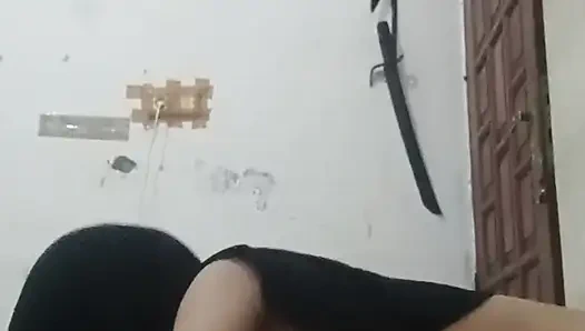 18-jähriger Hijab-Student, der hypersexuell ist