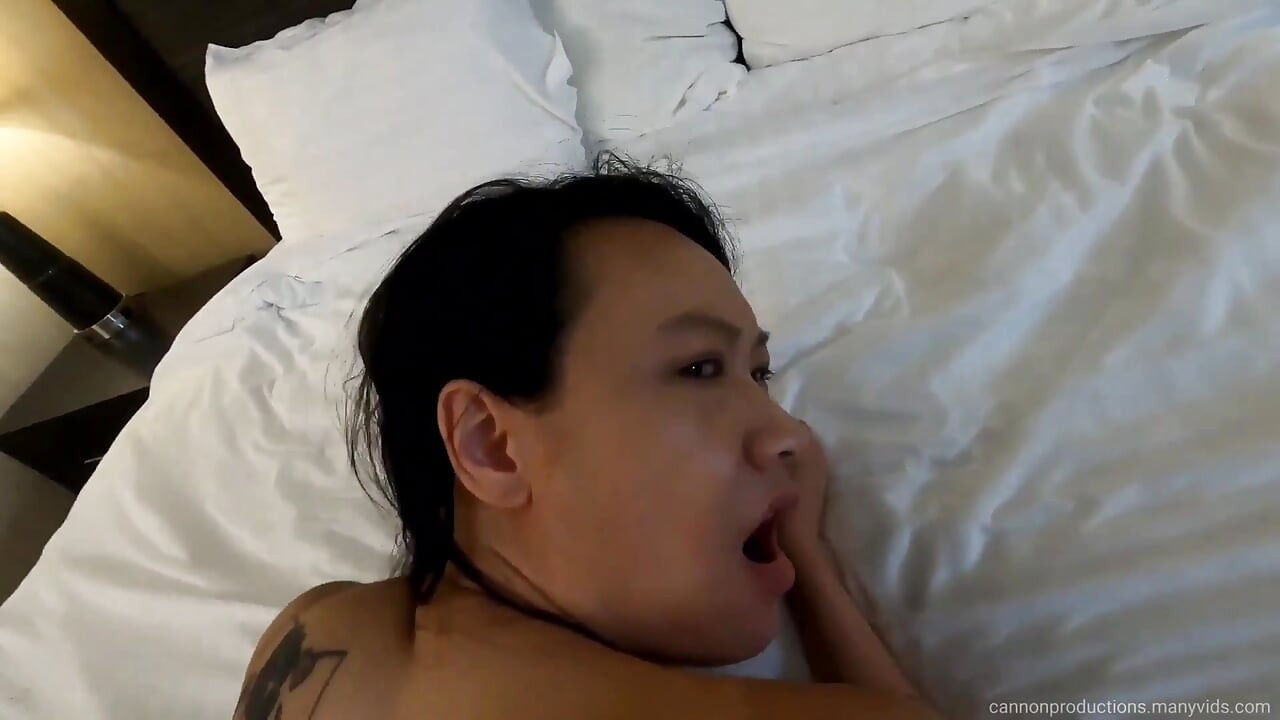 Asiatica sexy Zoe Lark se fute cu un străin