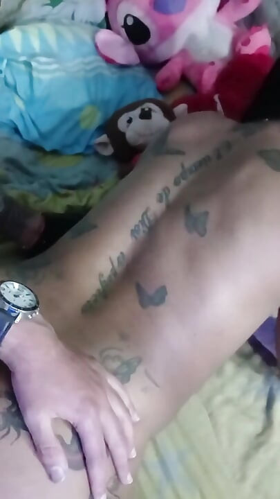 Venezuelan Trans, Big Ass with a Good Body Lets Her Cock Get Twisted, Deep Throat