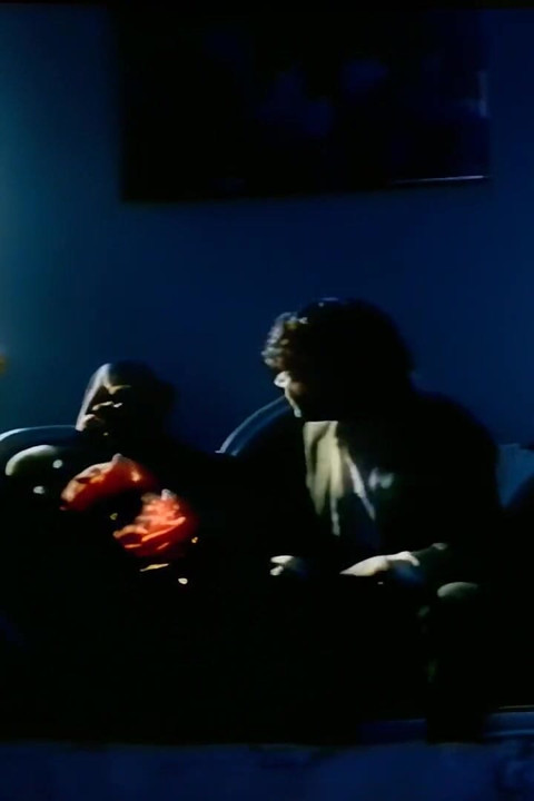 꼴리는 이탈리아 조명 아래에서 관능적인 섹스