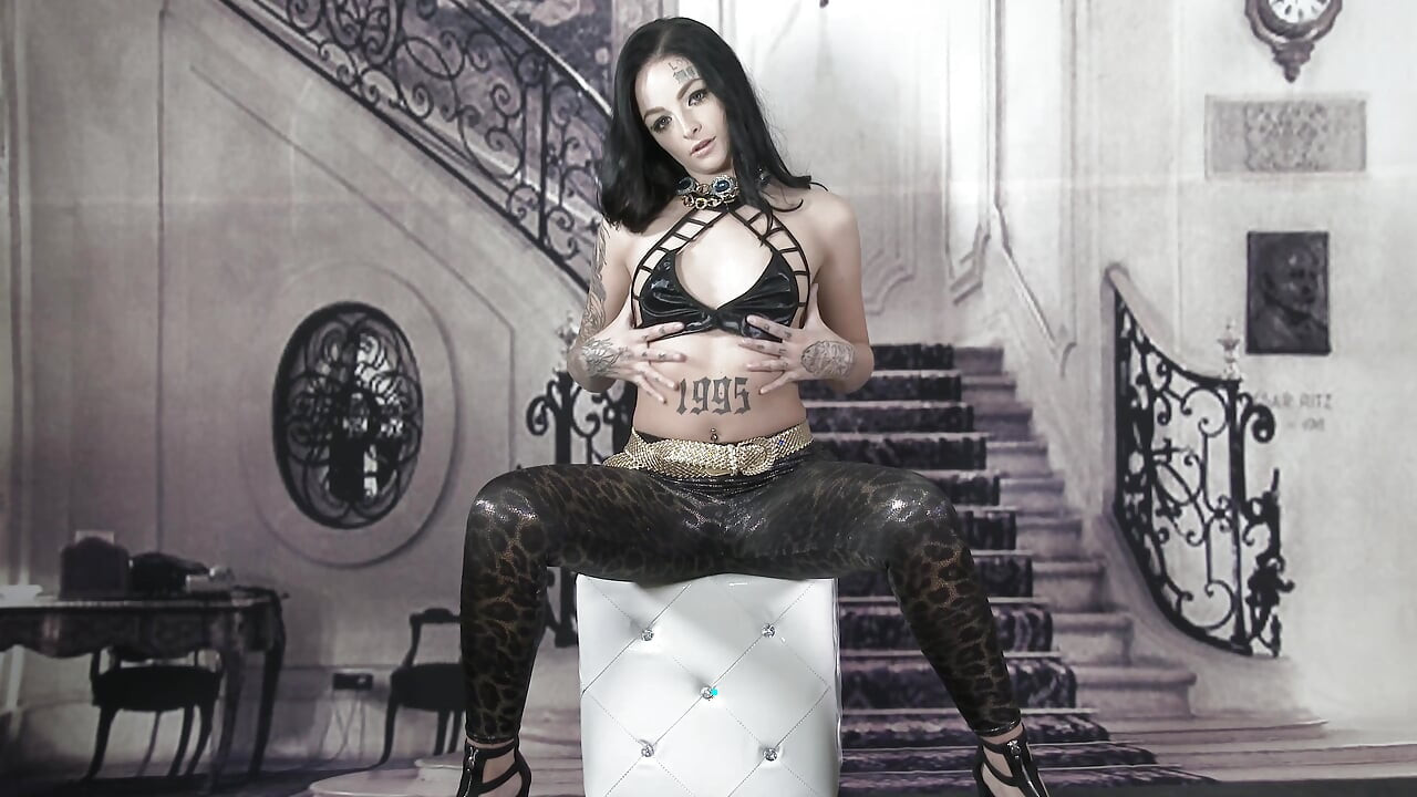 440 - Quinn Diamond