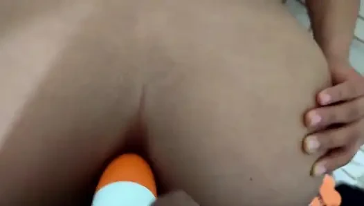 Genç bir kızken küçük deliğim anal seksle başlıyor