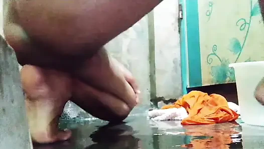 Сексуальное вирусное видео невестки в душе