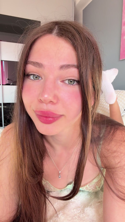 ASMR Soft Lip Kisses In Lingerie So You’ll Come Closer