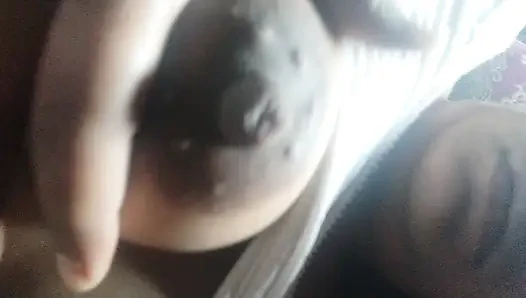 Hintli baldızın amını kaşıdı ve sonra viral oldu