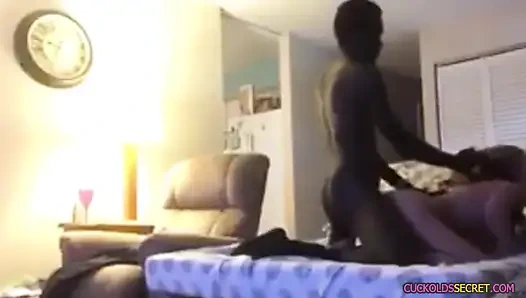 Cuckolds Secrets - scking on BBC lolipop