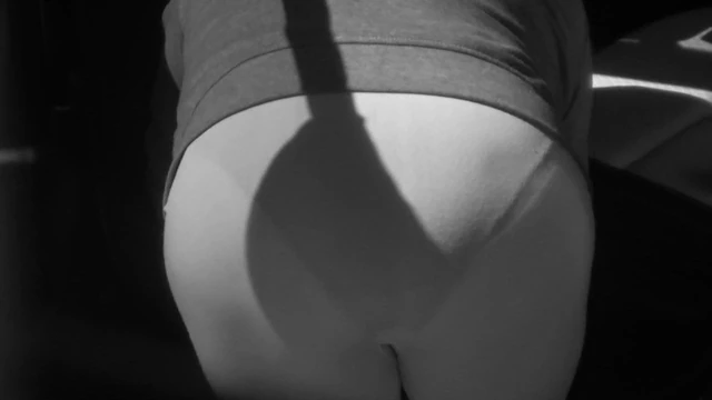 Aspirando el coche VPL bend Over infrared
