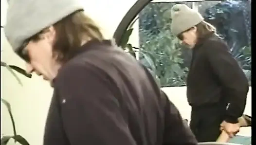 Mükemmel vücutlu iyi tercih edilen zenci kız tüm deliklerine iki yarak alıyor