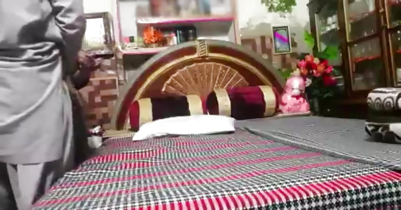 Video porno buatan rumah desi, ibu rumah tangga India panas bersetubuh dengan pria tetangga
