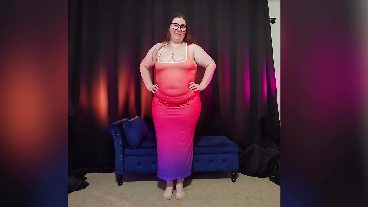 Gorda grandota se prueba vestidos y tacones con curvas