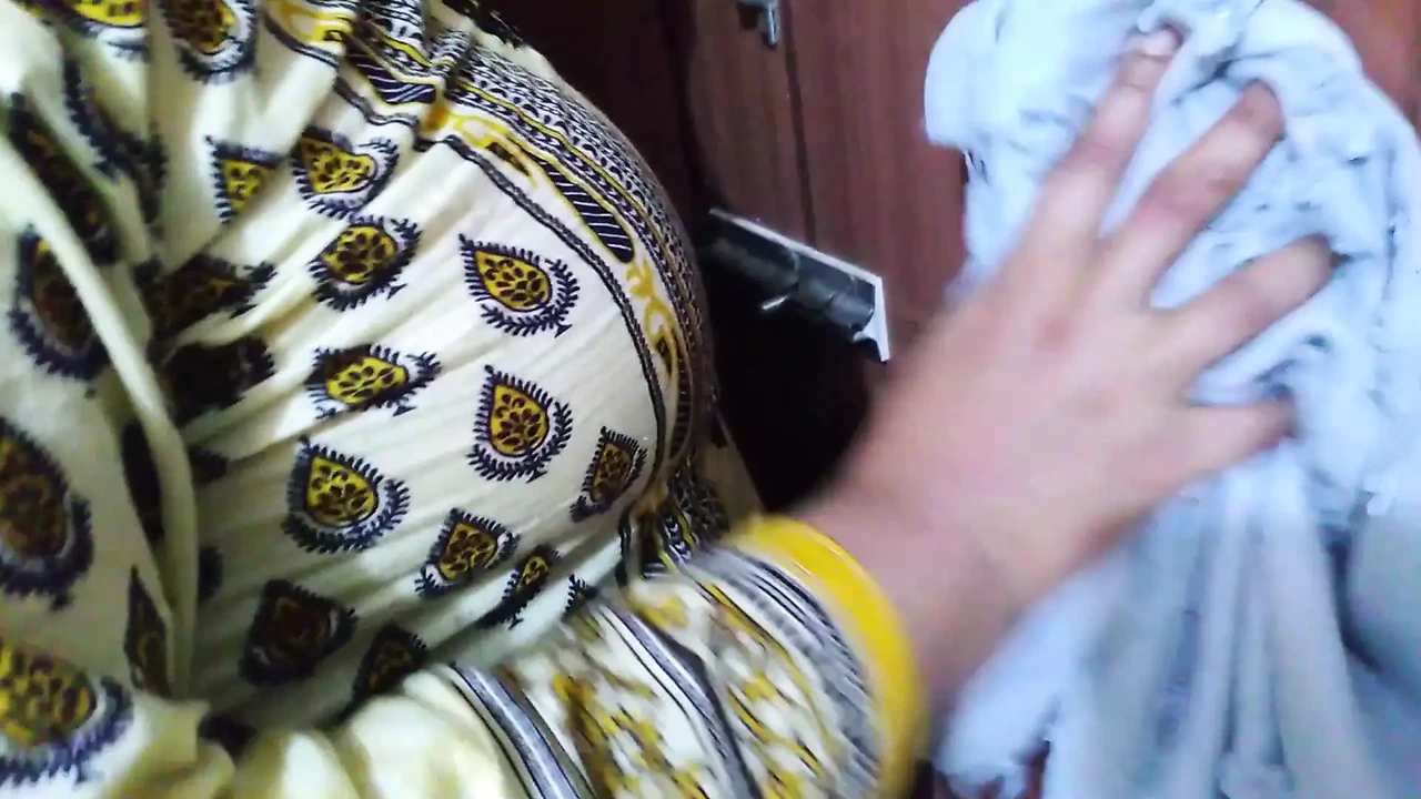 Sasu 马 Ko Tap Chudai Apni Damad！（老婆不在家的时候，岳母被女婊干）