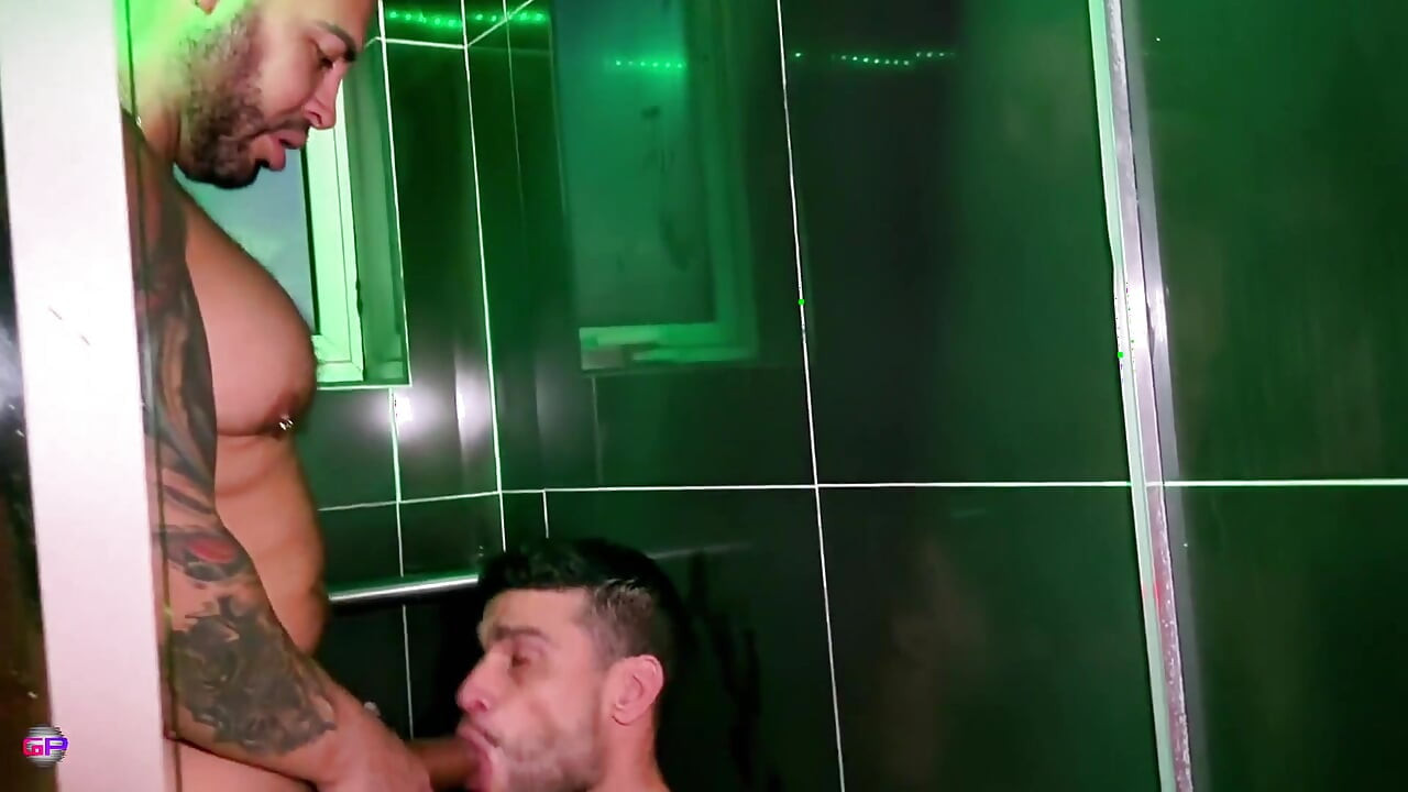 Hot Water, Harder Cock - Viktor Rom Uses Gio Pilos