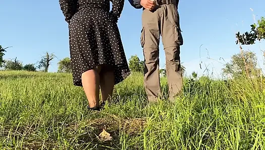 Ожидаю машину с моей мачехой