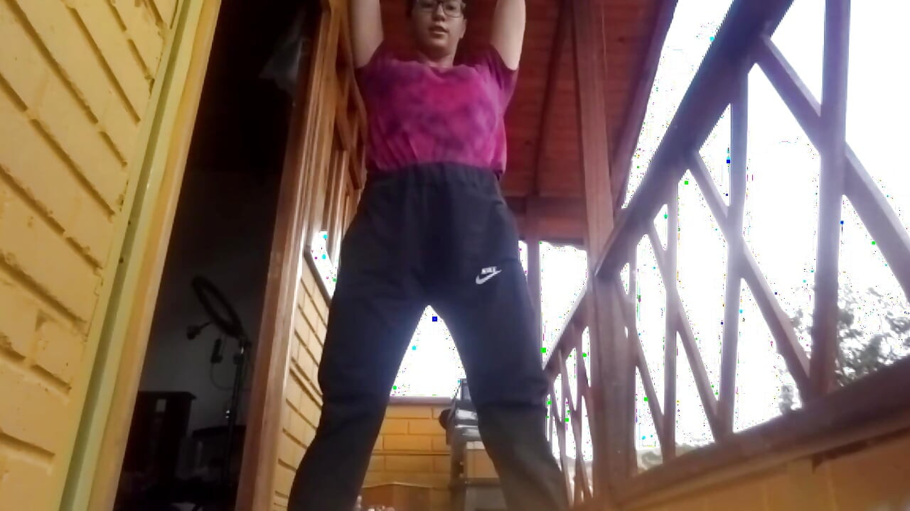 Curtindo o Começo Perfeito para a Manhã com Exercício e Masturbação 1