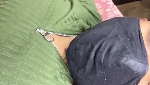 Beni sert sik, üvey erkek kardeş, hayatımı amcığımın içine sok ve yala, üvey erkek kardeş, çok eğlenceli.