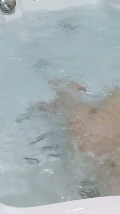 florababy - Sex In The Bathtub | Clip 1