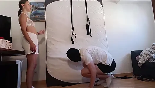Ballbusting in Transparenter Unterwsche