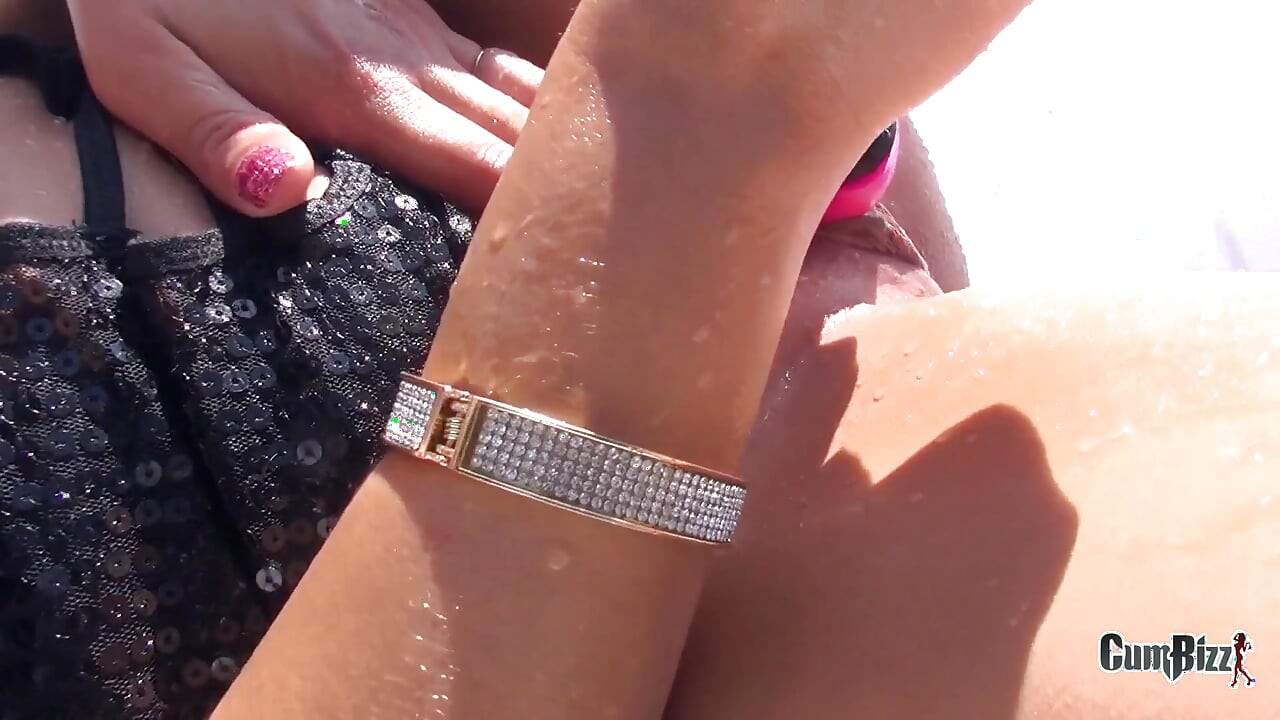 Gadis Brasil suka kontol besar pria kulit hitam