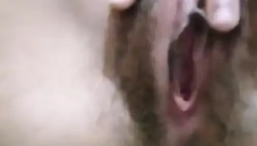 18 years old Arab Algerian of Egyptian origin playing with her pussy until she fucks profusely I want a European guy to fuck me and take pictures of me