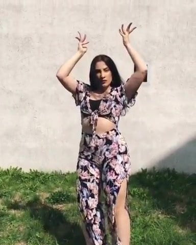 Belly dance