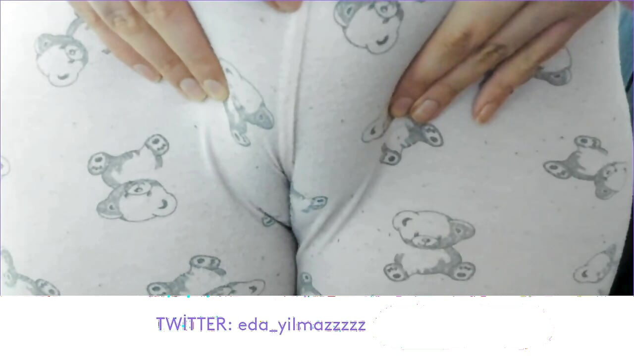 CAMELTOE- SWOLLEN PUSSY- MASTURBATE WITH PAJAMA- RUBBING PUSSY WITH PAJAMA