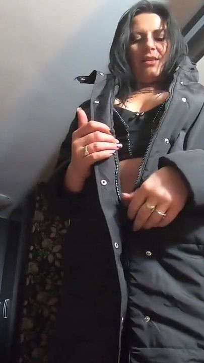 Cara de mierda, doggystyle y cum sobre mi chaqueta negra 183