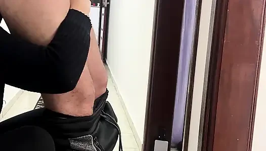 İş arkadaşları şirket koridorunda seks yapıyor