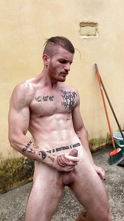 I Went to Clean the Yard, Got Horny, Jerked off and Came
