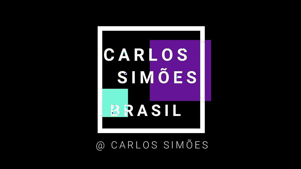 Hübscher typ isst die muschi seiner freundin.