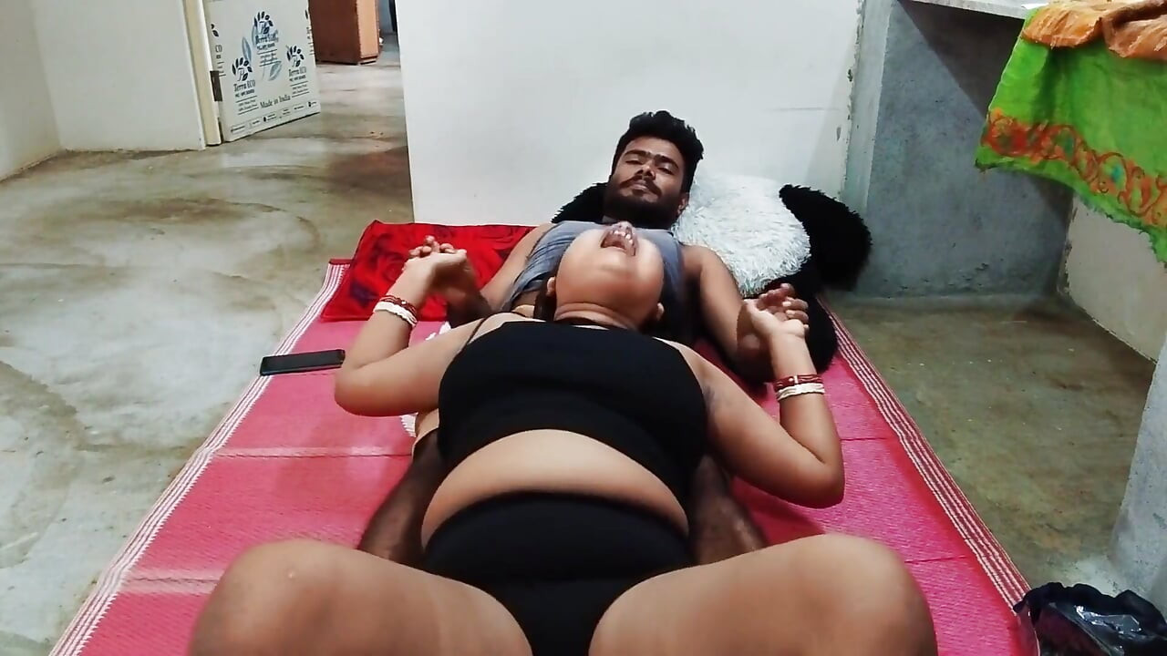 Echtgenoot vrouw Deshi hete sexy Vedio in het Hindi