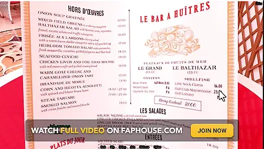 Radiant 6, garson bana göğüslerini gösteriyor