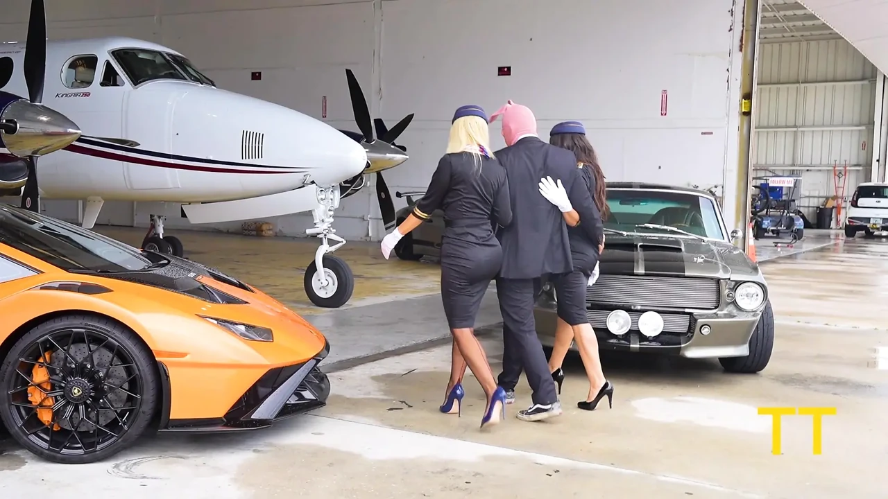 Private Jet Sluts Sasha Pearl & Brittany Andrews Suck Teddy Tarantino's Dick for 5 Star Customer Satisfaction Rating