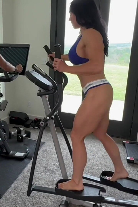 Muscle Mommies Fuck Each Other for Cardio