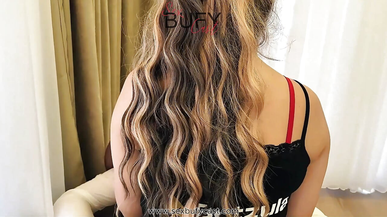 Genç Türk kadın Ablası evden gidince eniştesine siktiriyor.