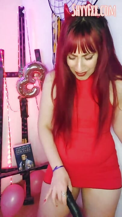 Shyyfxx - Ziua dominării feminine gusano, partea 2