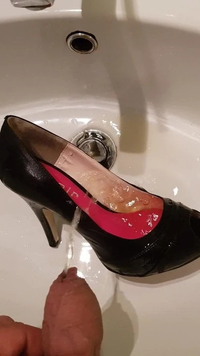 Piss on her shoe