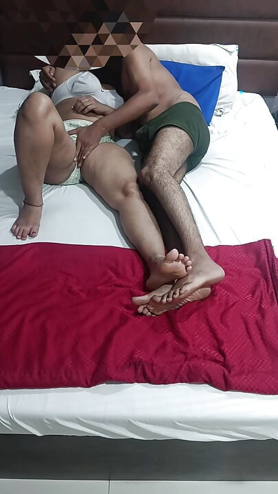 Bhabhiji taught brother-in-law to chudai