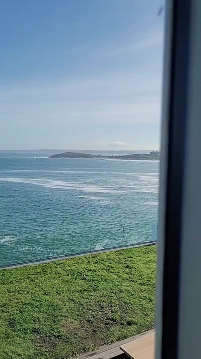 Seaview Striptease and Squirting