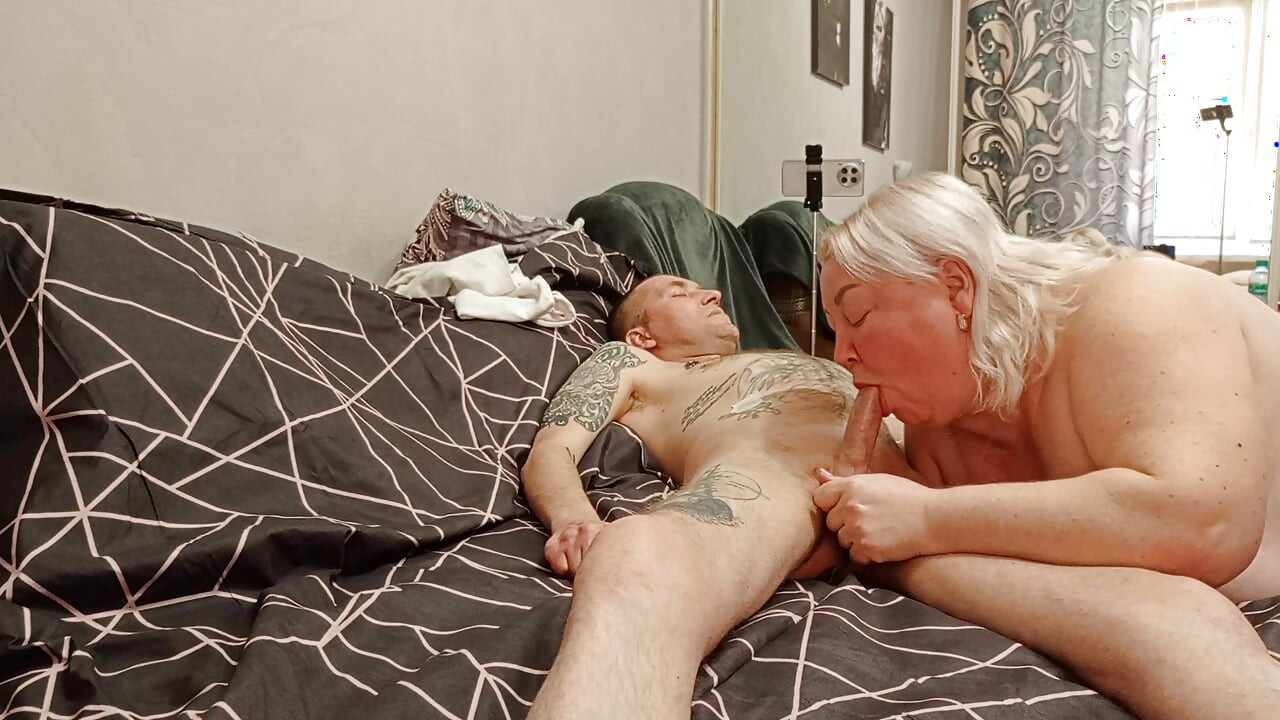 after a blowjob, I cum in my neighbor's mouth