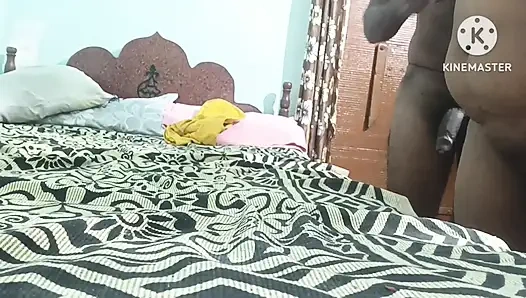 Hintli ateşli evli kadın hor hasbend'i sikiyor ve hor erkek arkadaşıyla numara yapıyor