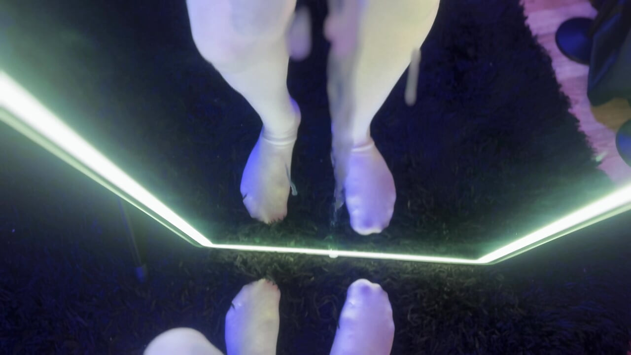 POV: I’m your straight friend...you came to borrow my charger, and I said only on one condition. Watch me finish.