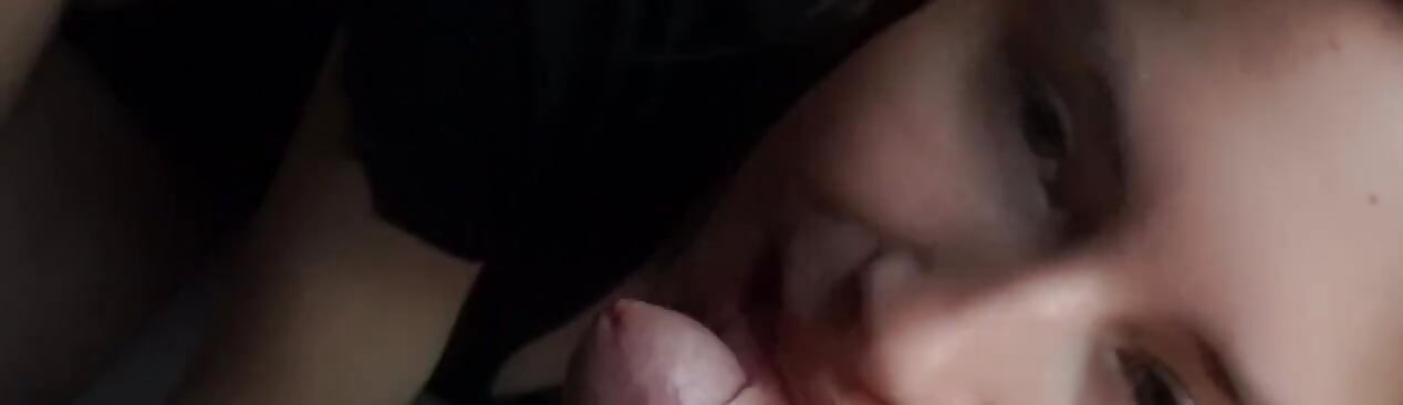 Miałem szczęście się pieprzyć i mieć pyszną poranną spermę w ustach podczas podróży pociągiem